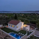 Casa Sorelle Sea View Infinity Heated Pool *