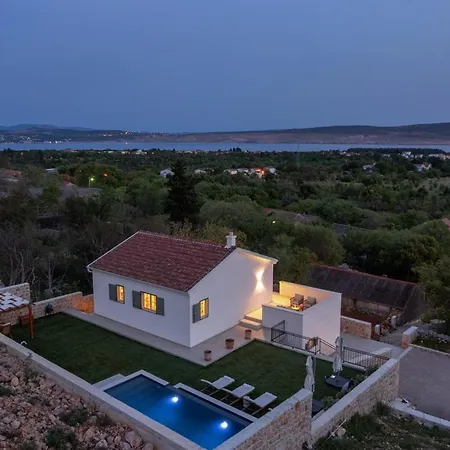 Casa Sorelle Sea View Infinity Heated Pool *