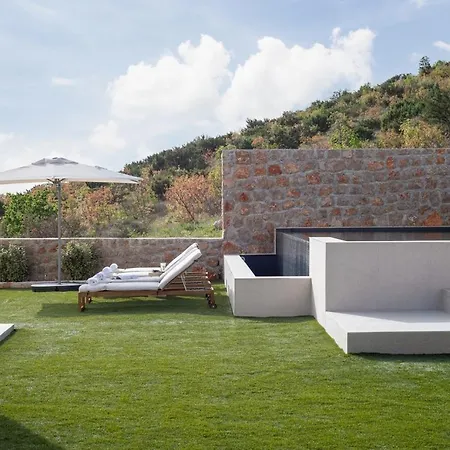 Casa Sorelle Sea View Infinity Heated Pool