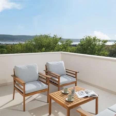 Casa Sorelle Sea View Infinity Heated Pool