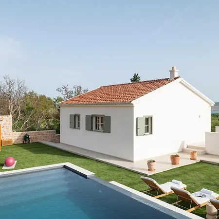 Casa Sorelle Sea View Infinity Heated Pool Villa *