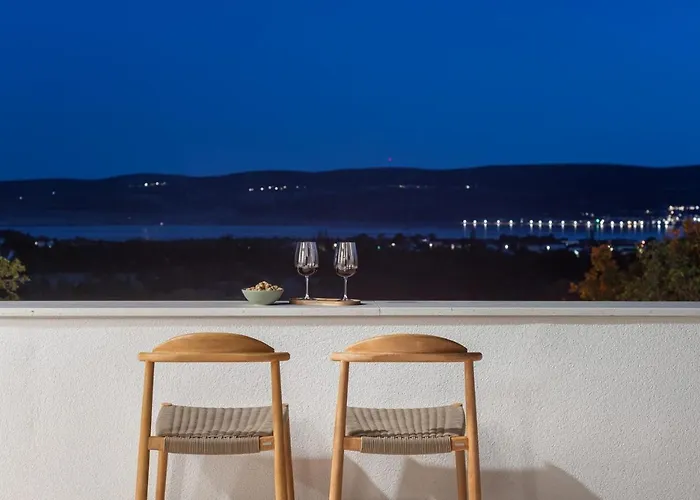 Casa Sorelle Sea View Infinity Heated Pool Villa *