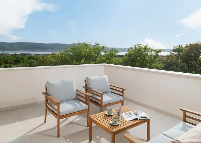 Casa Sorelle Sea View Infinity Heated Pool