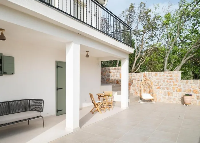 Casa Sorelle Sea View Infinity Heated Pool * סלינה