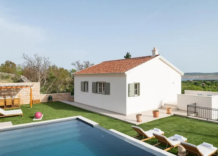 Casa Sorelle Sea View Infinity Heated Pool Villa *