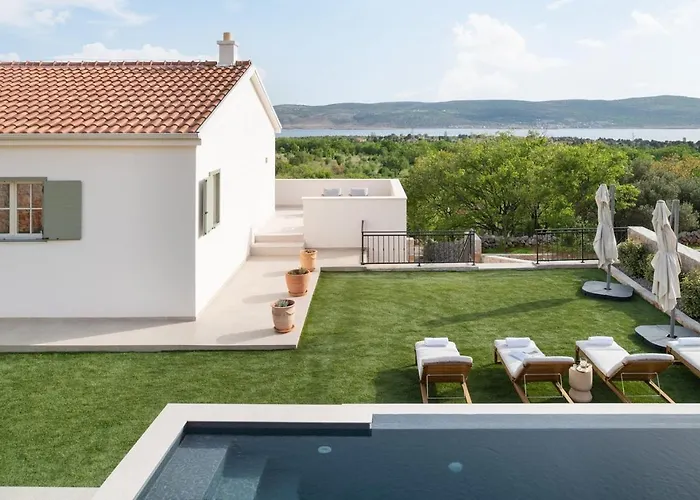 Casa Sorelle Sea View Infinity Heated Pool *