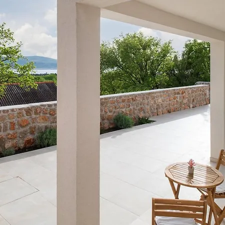 Casa Sorelle Sea View Infinity Heated Pool Villa