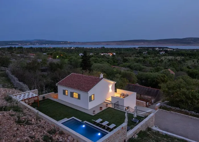 Casa Sorelle Sea View Infinity Heated Pool *