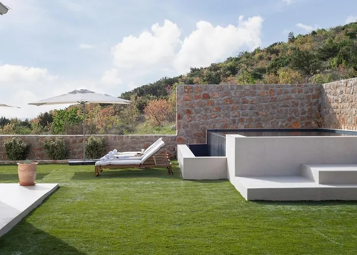 Casa Sorelle Sea View Infinity Heated Pool